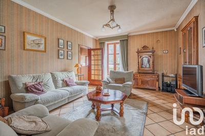 Maison - 214 m² - 6 pièces