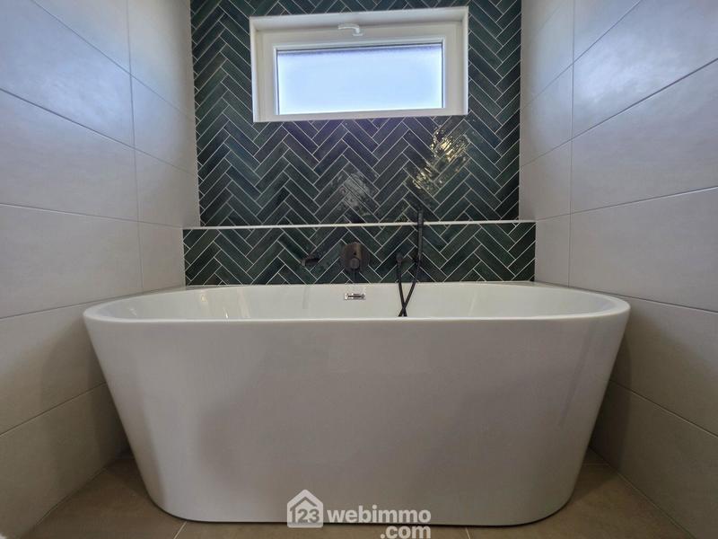 Maison - 95 m² - 4 pièces