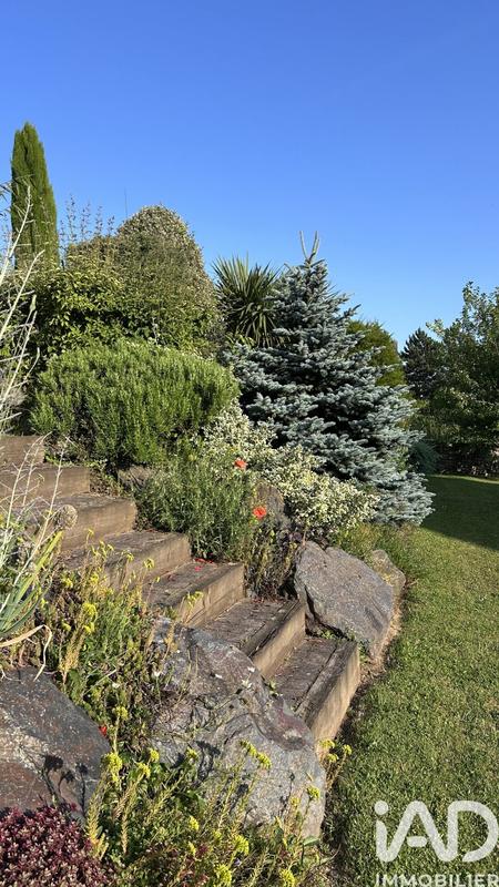 Maison - 217 m² - 8 pièces