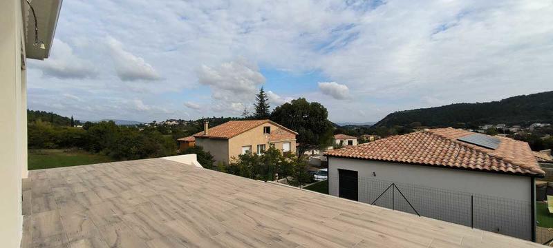 Maison contemporaine - 93 m² - 5 pièces