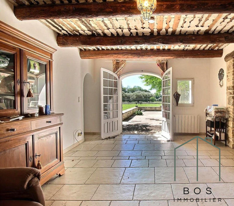 Mas - 348 m² - 8 pièces