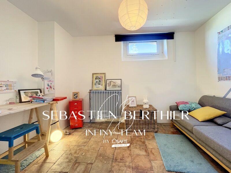 Maison - 180 m² - 6 pièces