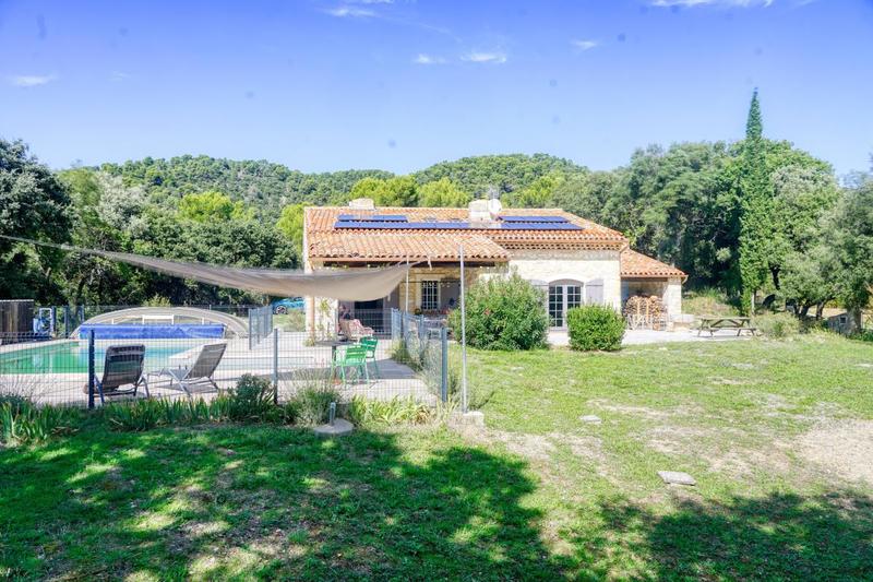 Mas - 220 m² - 5 pièces