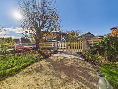 Maison - 110 m² - 4 pièces