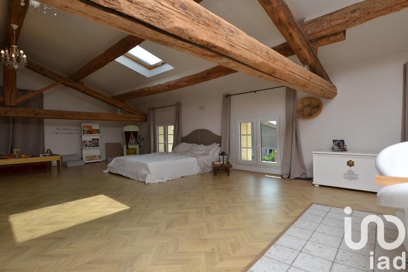 Maison - 240 m² - 7 pièces