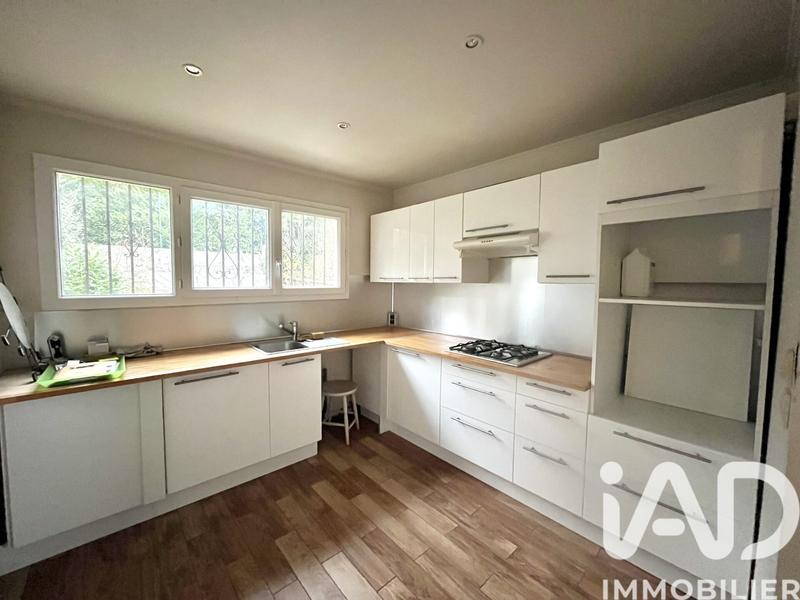 Maison - 221 m² - 13 pièces