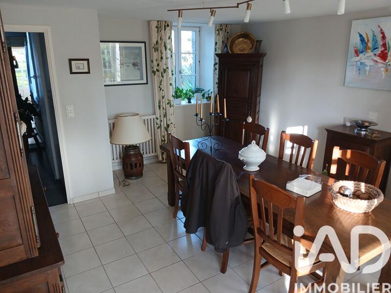 Maison - 212 m² - 11 pièces