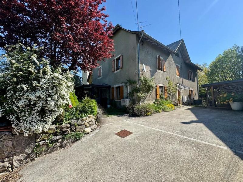 Maison - 211 m² - 8 pièces