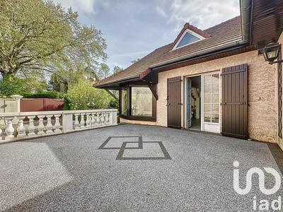 Maison - 250 m² - 8 pièces