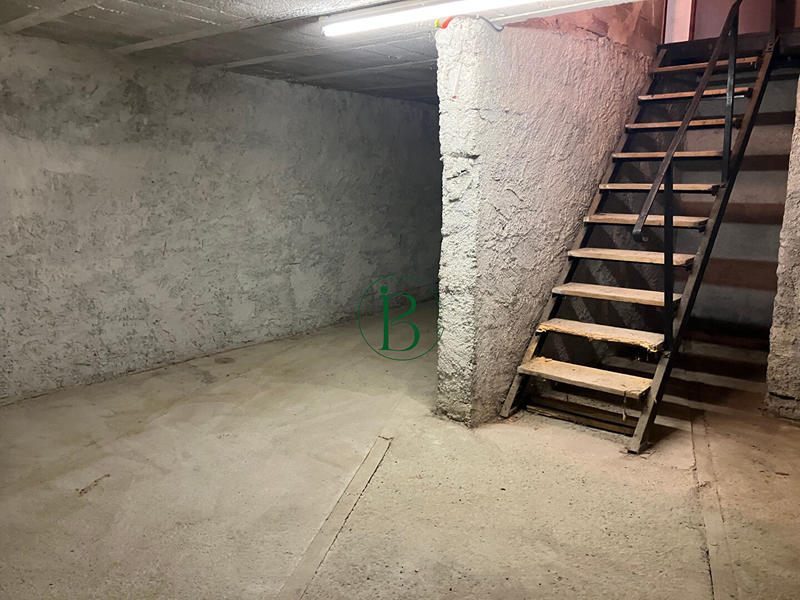 Villa - 242 m² - 6 pièces