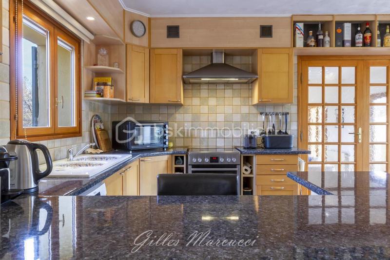 Maison - 174 m² - 5 pièces