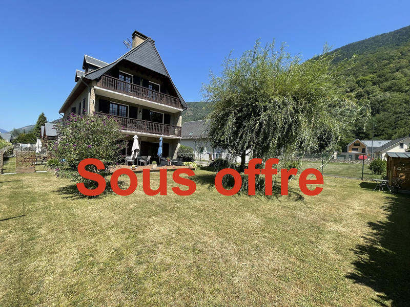 Maison - 270 m² - 11 pièces