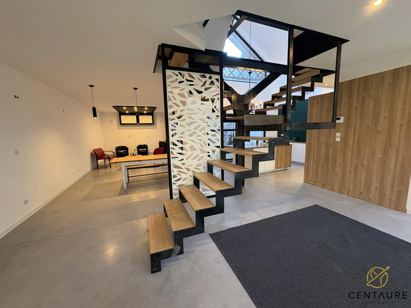 Loft - 117 m² - 5 pièces