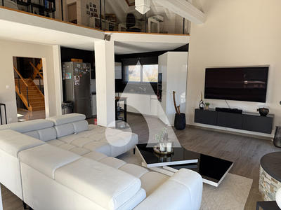 Villa - 185 m² - 6 pièces