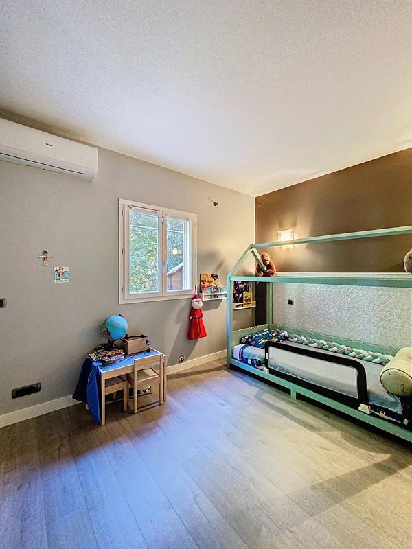 Maison - 265 m² - 7 pièces