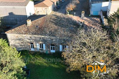 Maison - 650 m² - 4 pièces