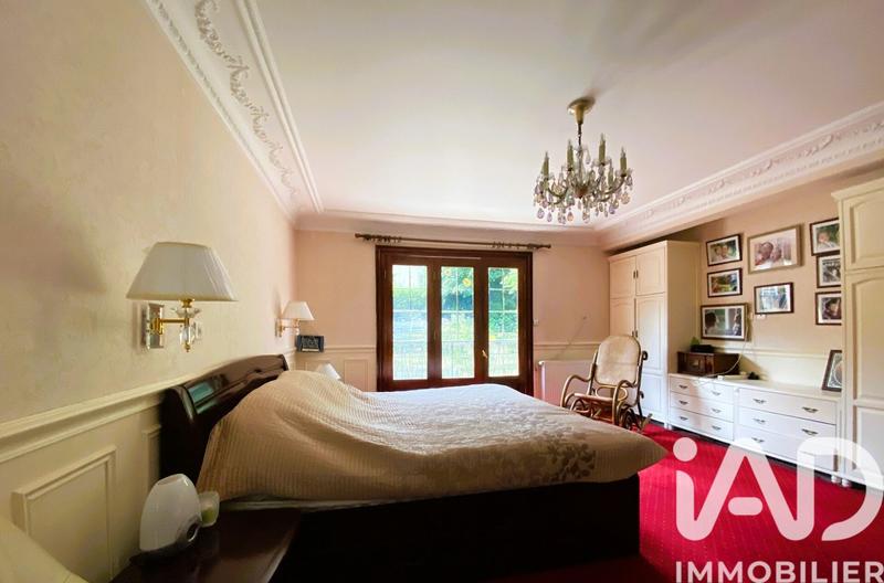 Maison - 300 m² - 12 pièces