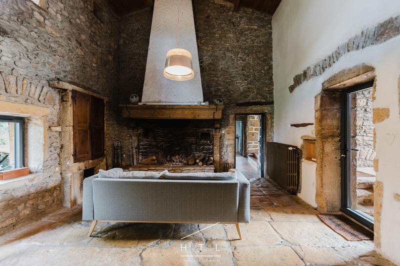 Maison - 261 m² - 6 pièces