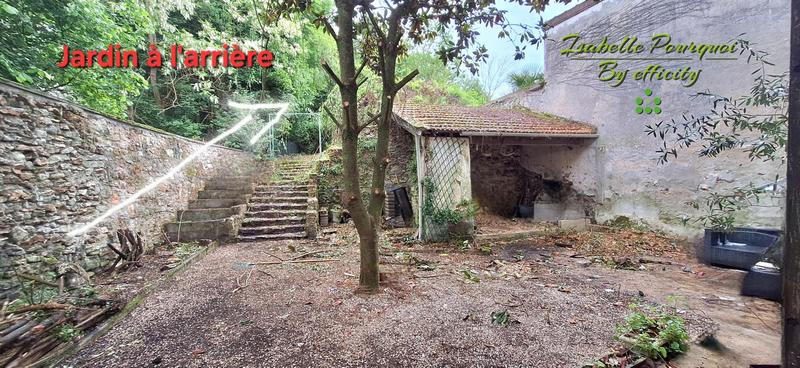 Maison - 180 m² - 8 pièces