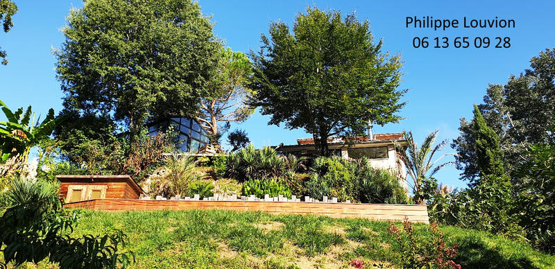 Demeure - 340 m² - 11 pièces