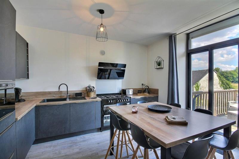 Maison - 205 m² - 9 pièces