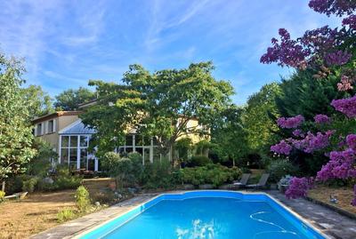 Maison - 182 m² - 10 pièces