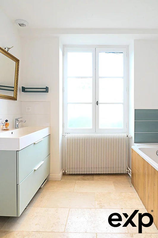 Maison - 330 m² - 13 pièces