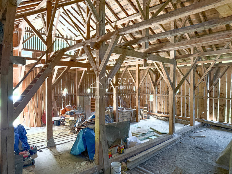 Maison - 400 m² - 4 pièces