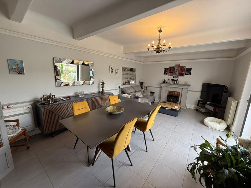 Maison traditionnelle - 175 m² - 6 pièces