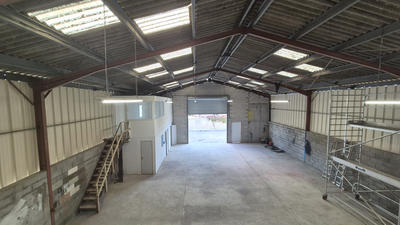 Local d'activités - 375 m²