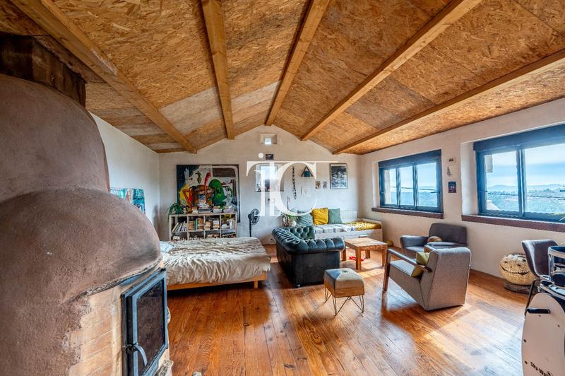 Maison - 275 m² - 11 pièces