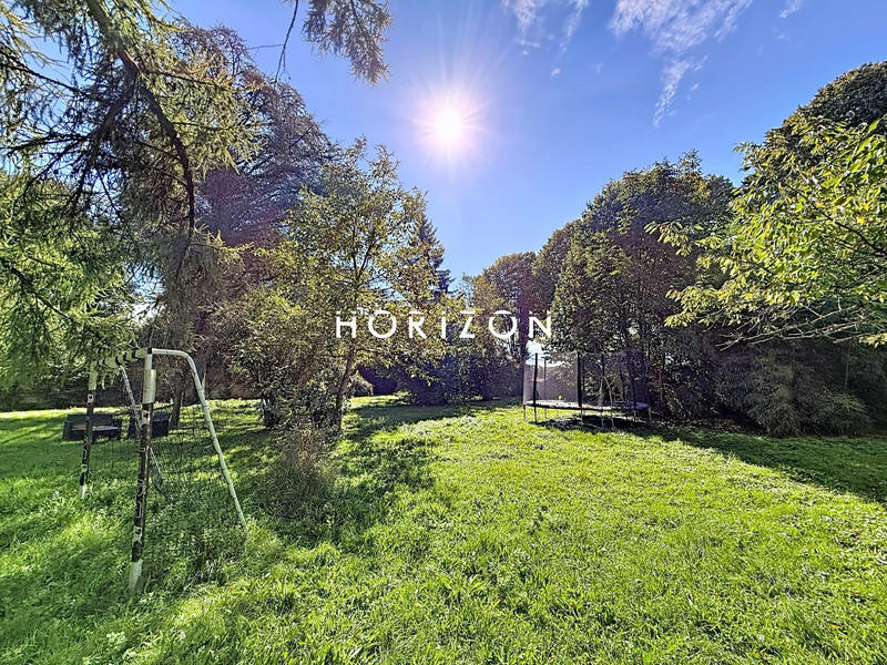 Maison - 202 m² - 7 pièces