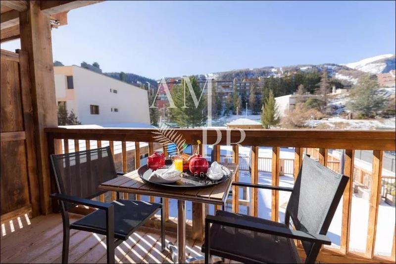 Châlet - 900 m² - 14 pièces