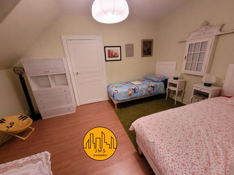 Maison - 275 m² - 11 pièces