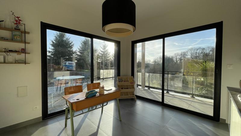 Maison contemporaine - 242 m² - 10 pièces