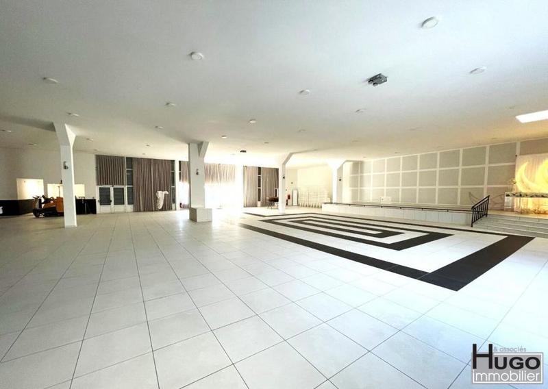 Local commercial - 950 m²