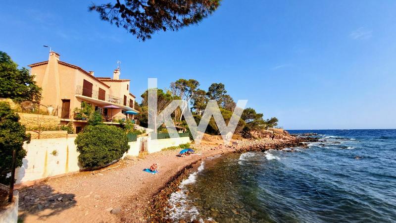 Maison - 234 m² - 11 pièces