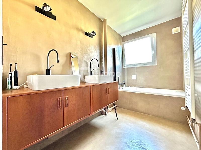 Appartement - 96 m² - 5 pièces