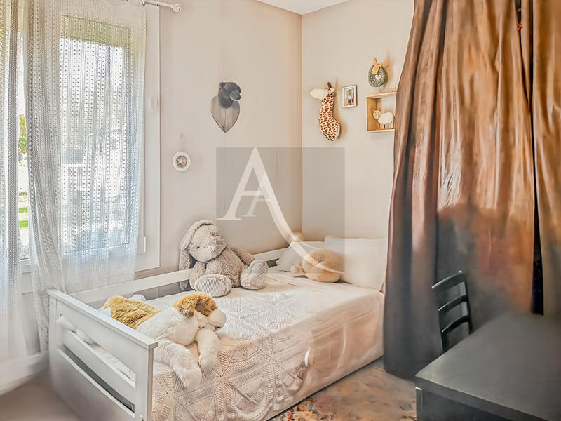 Maison - 180 m² - 6 pièces