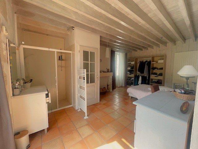 Maison - 300 m² - 7 pièces