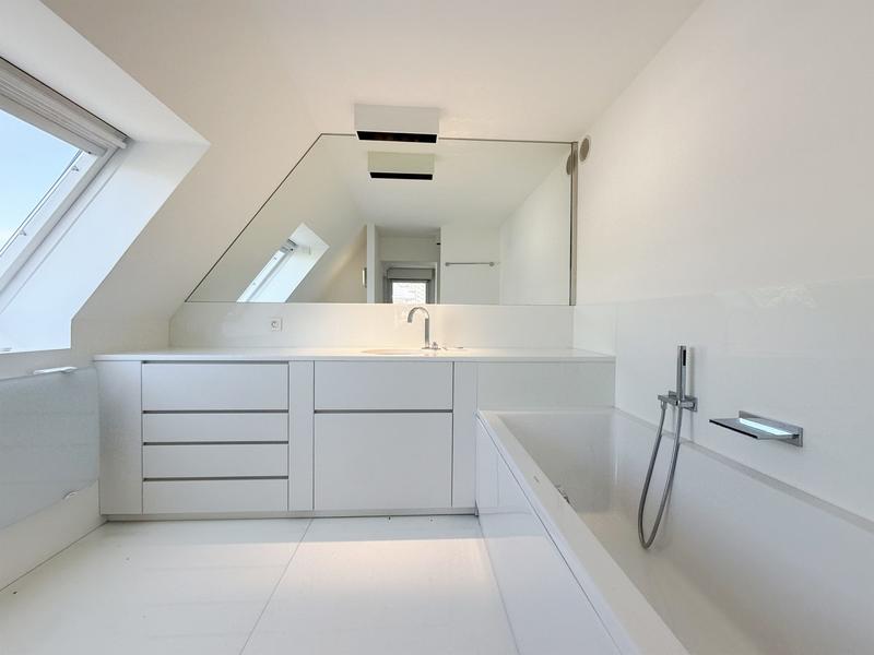 Appartement - 272 m² - 6 pièces