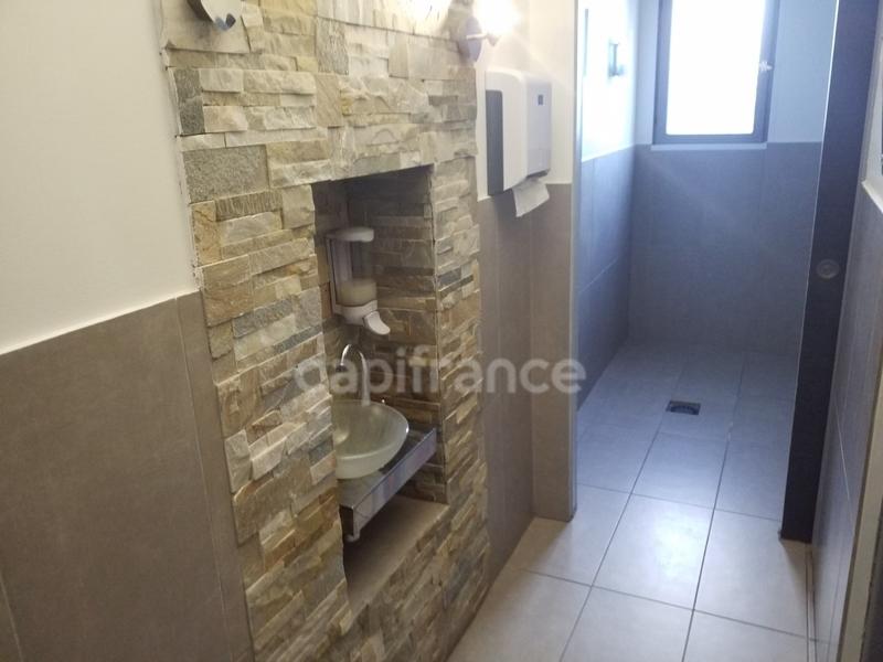 Local commercial - 121 m²