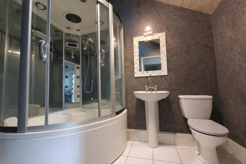 Mas - 236 m² - 8 pièces