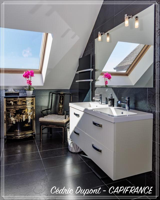 Maison - 285 m² - 8 pièces