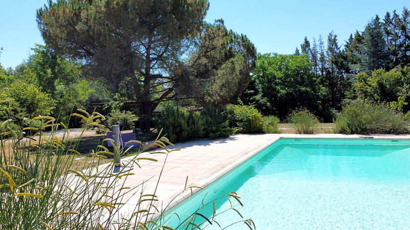 Maison - 420 m² - 18 pièces