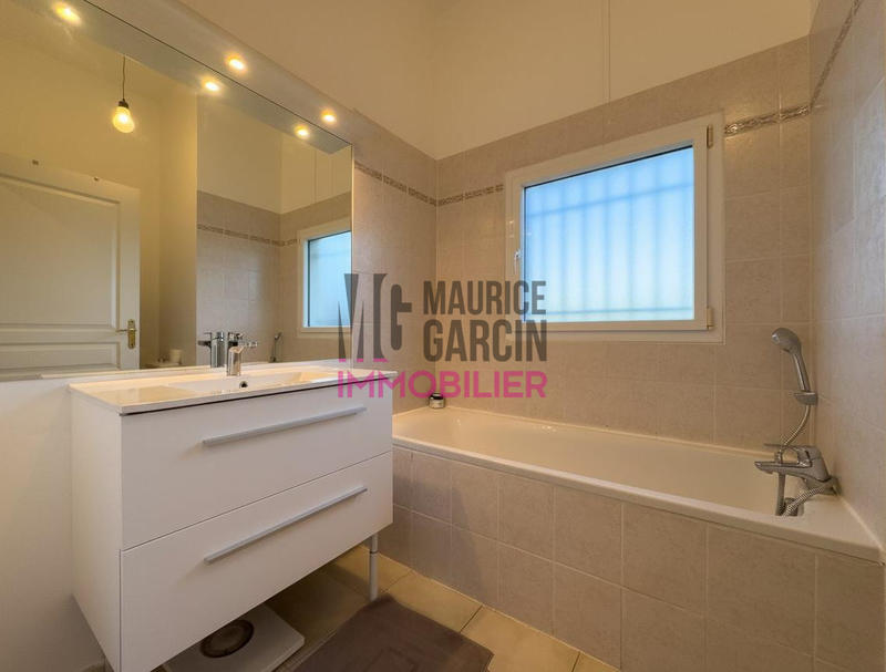 Appartement - 90 m² - 4 pièces