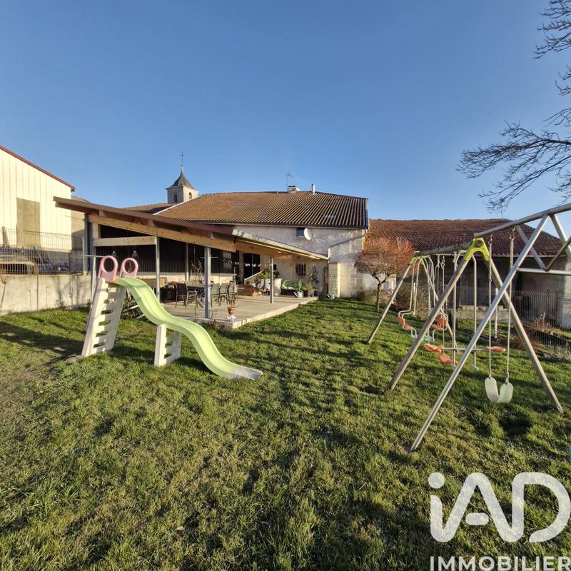 Maison - 234 m² - 8 pièces