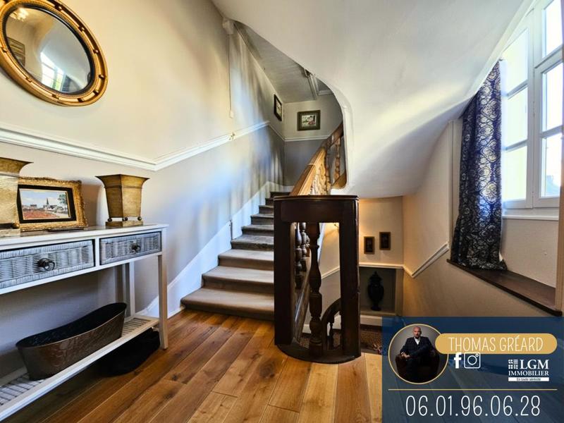 Château - 265 m² - 6 pièces