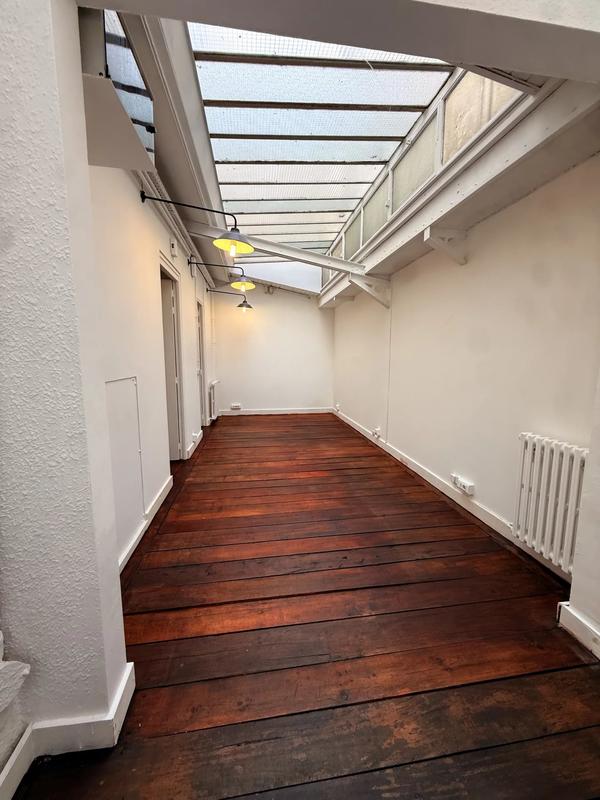 Local commercial - 267 m²