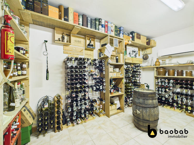 Maison - 320 m² - 12 pièces